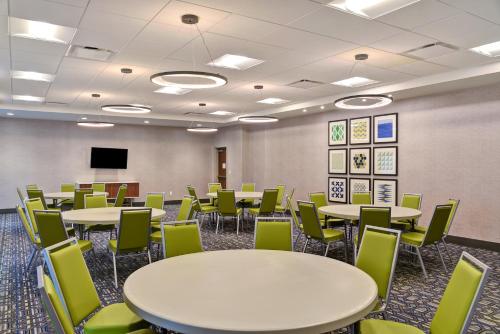 Holiday Inn Express & Suites Ottawa By IHG - 회의실/연회장