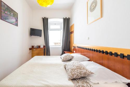Kaboga street Rooms 5