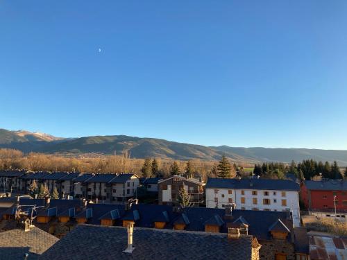 Vistas Únicas a los Pirineos, para 7-8 personas!! Tensi Home Llivia