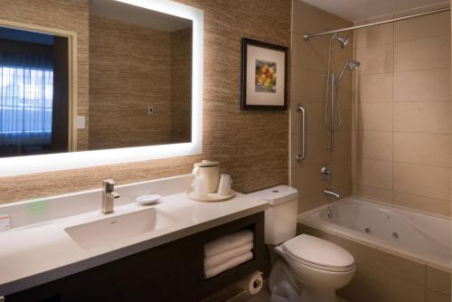 Holiday Inn Express Hotel & Suites Pasadena-Colorado Boulevard, an IHG Hotel - image 3