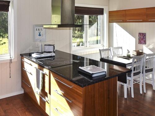 บริการและสิ่งอำนวยความสะดวก, 10 person holiday home in skei i jølster in ฟอร์ด