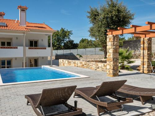 Wonderful villa in Ferreira do Zezere with private pool gîte à louer Matos
