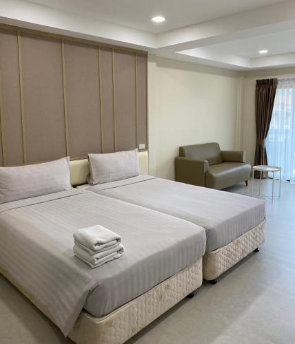 2 twin beds