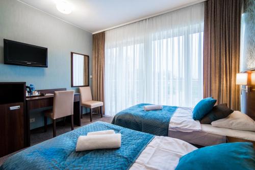 2 twin beds