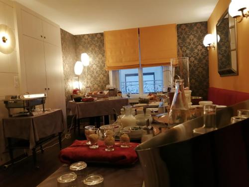 Logis Hotel La Breche - Restaurant Berthelot - 식음료(F&B)