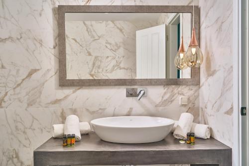 Arte & Mare Elia Luxury Suites & Vllas - main image