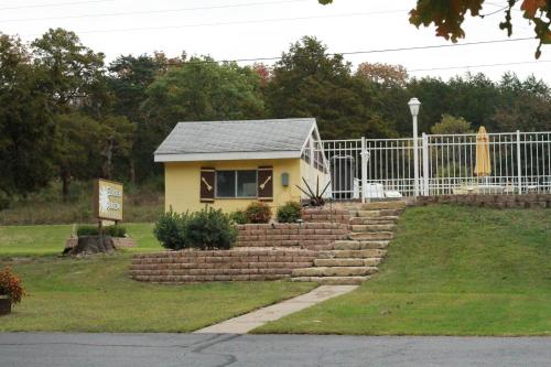 Golden Arrow Resort