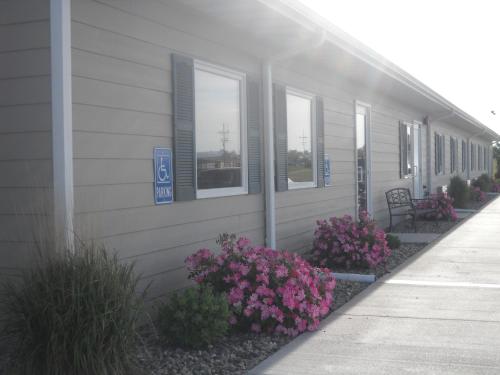 Sandhills Guest House Motel - 숙소 외관