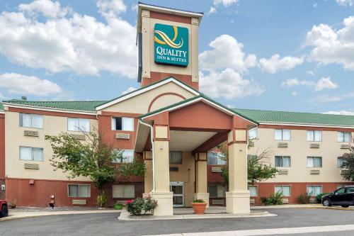 Quality Inn & Suites Lakewood - Denver Southwest - Hotel - Lakewood