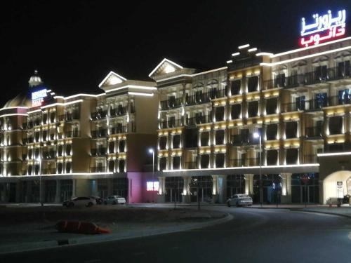 Signature Holiday Homes - Luxury 1 BHK in Resortz 117 by Danube - image 11