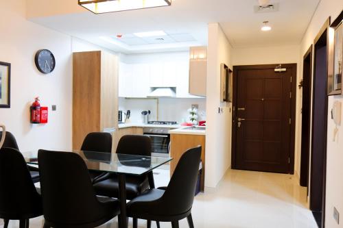 Signature Holiday Homes - Luxury 1 BHK in Resortz 117 by Danube - image 14