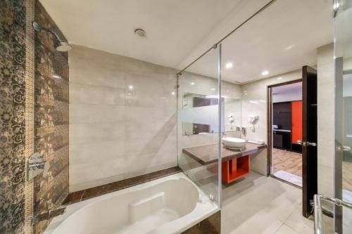 บริการและสิ่งอำนวยความสะดวก, เรเจนตา อินน์ วาโดดารา (Regenta Inn Vadodara) in วาโดดารา