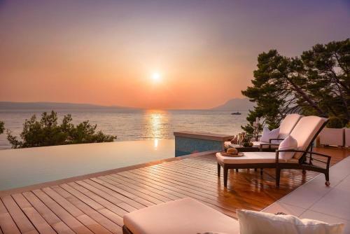 Luxury Seafront Villa Brela Pride with private heated pool at the beach in Brela - Baska Voda