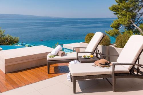 Luxury Seafront Villa Brela Pride with private heated pool at the beach in Brela - Baska Voda