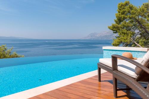 Luxury Seafront Villa Brela Pride with private heated pool at the beach in Brela - Baska Voda