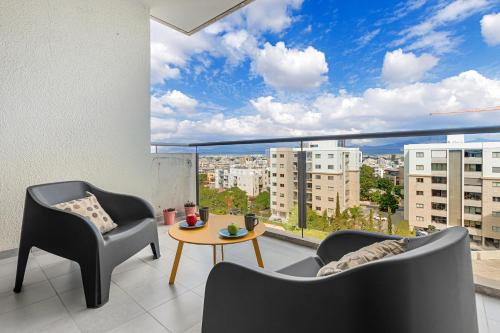 Glabur Stays - The Nicosia Elite - Exceptional Top Floor Apartment Nicosia City, Welcomes U!!!