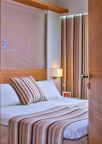 Ilios Beach Hotel Apartments ADULTS ONLY - Tap to explore photos