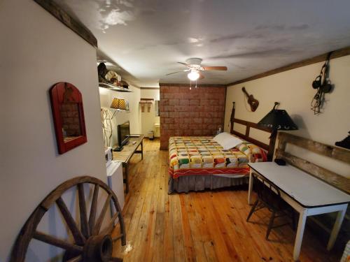 Jamesport Inn - image 4