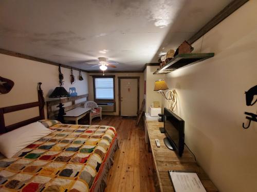 Jamesport Inn - image 5