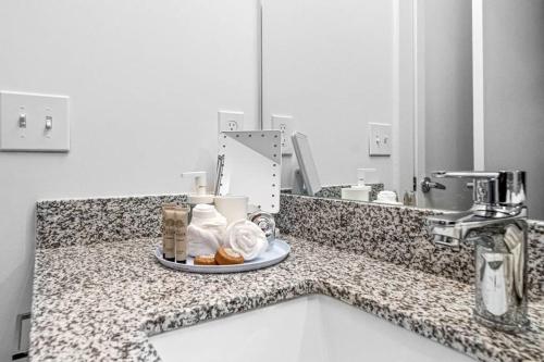 Lux Loft with Ping Pong Lounge Ideal For Month Stays