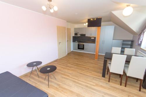 2 double beds
