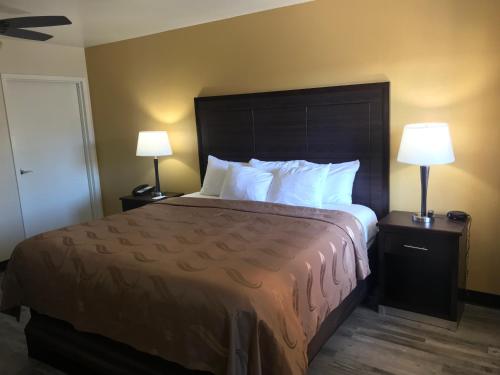 Quality Inn & Suites near Downtown Mesa