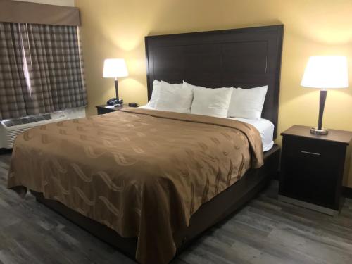 Quality Inn & Suites near Downtown Mesa