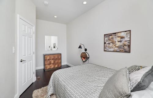 St Louis 2BD 2BA, Forest park, BJ Hospital, Science Center, eats thumb 3