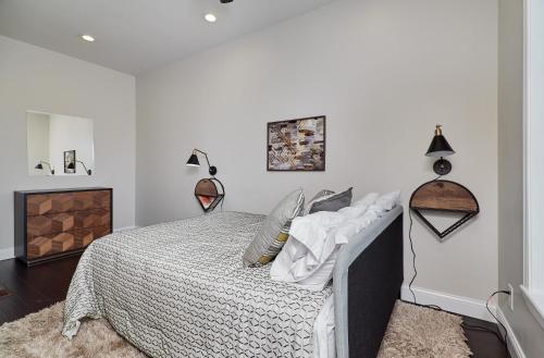St Louis 2BD 2BA, Forest park, BJ Hospital, Science Center, eats thumb 4