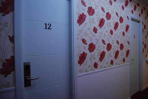 Hostal Atelier - image 2