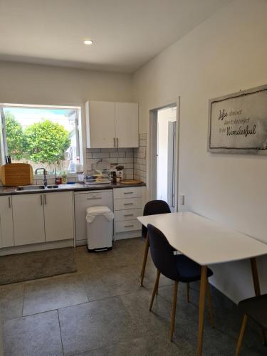 J&L Boarding Holiday House in Hamilton