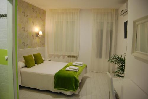 1 queen bed