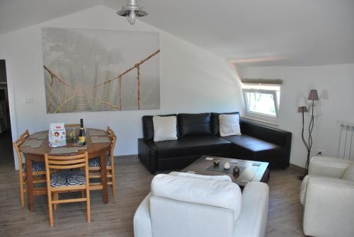 Casa Con Vista Holiday Rentals, Wisteria in Guardiagrele