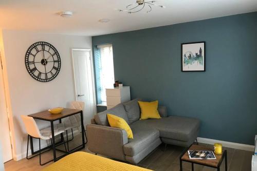 Picture of Alison15 - Superior Clifton Studio Apartment