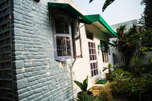 Экстерьер, Вилла (80 m²) с 2 спальней(-ями) и 2 ванной(-ыми) комнатой(-ами) в районе Бходж-Балиг (Morni Singh's 2BHK Villa) in Бхож-Балиг