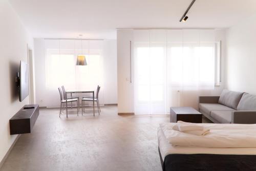 Helles & modernes Apartment am Karlsplatz 2.5km von Gerberstraße entfernt