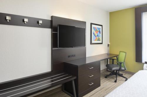 Holiday Inn Express Hotel & Suites Port Richey by IHG in Port Richey, USA