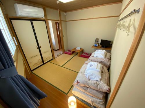 Japanese-Style Twin Room with Shared Bathroom and Toilet