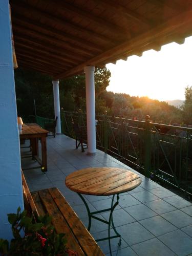 Erkély/terasz, villa axiothea in Vassilias - Ftelia