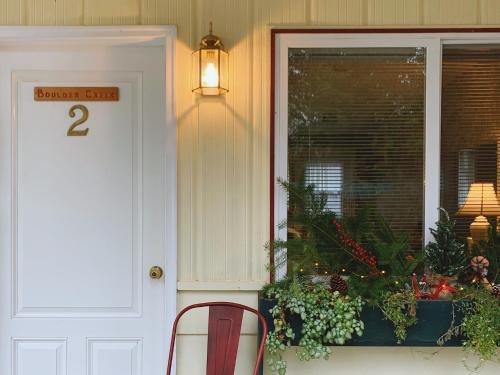 مدخل, Emerald Valley Inn in Port Angeles