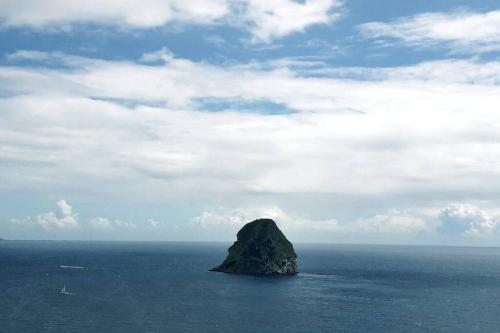 La Martinique vous tend les bras !