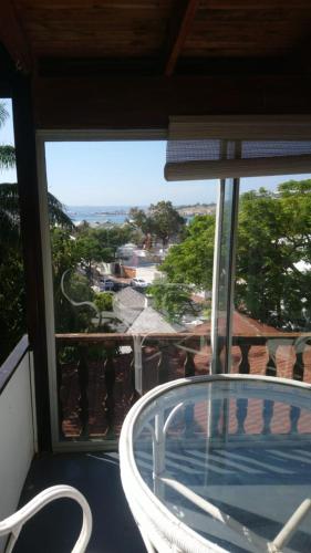 Independent quaint flat, close to beach photo