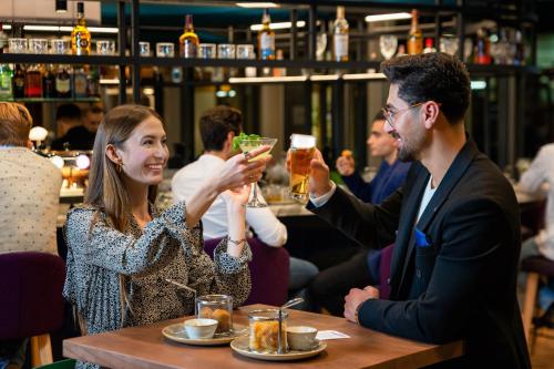 YOTEL Amsterdam - image 2