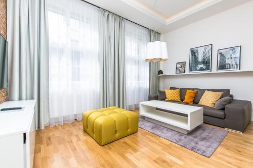 TOP location OLD town brand new 2BD apartment, Прага