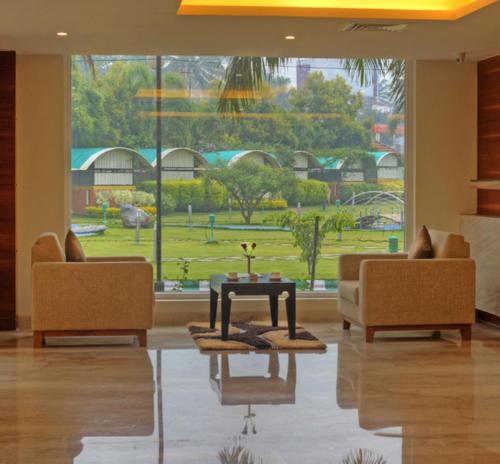 ทัศนียภาพ, โรงแรมเลอ รุจี เดอะ ปรินซ์ (Hotel Le Ruchi The Prince) in วิไชยนคร