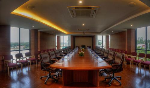 ห้องประชุม / บอลรูม, โรงแรมเลอ รุจี เดอะ ปรินซ์ (Hotel Le Ruchi The Prince) in วิไชยนคร