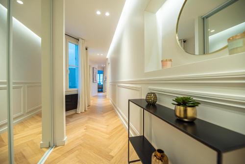 Luxury apartments in Paris Center - image 10