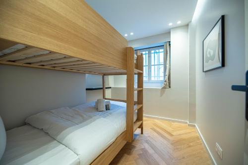 Luxury apartments in Paris Center - image 13
