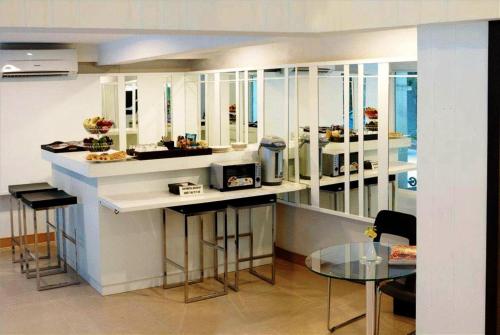 ナントラ デ コンフォート ホテル18