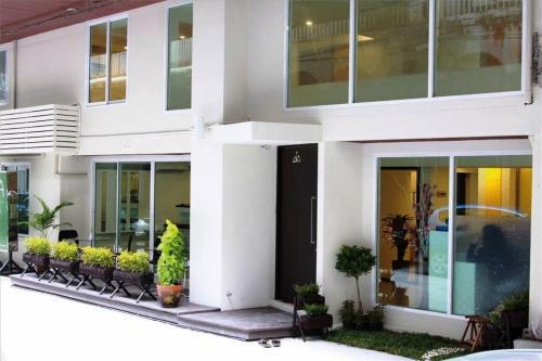 ナントラ デ コンフォート ホテル6